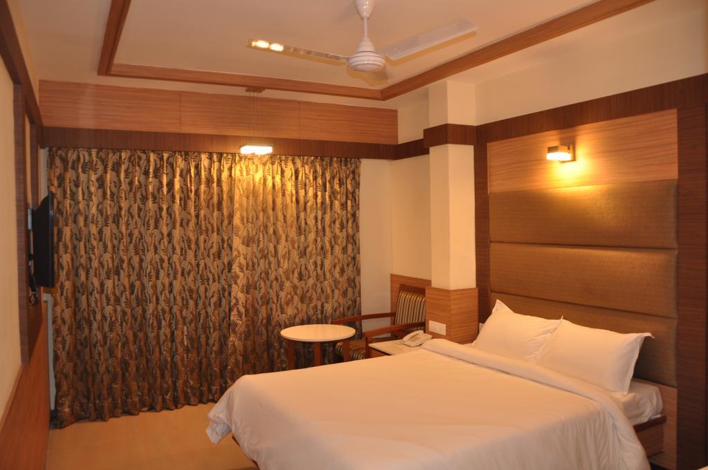Hotel Sms Grand Inn Vellore Quarto foto